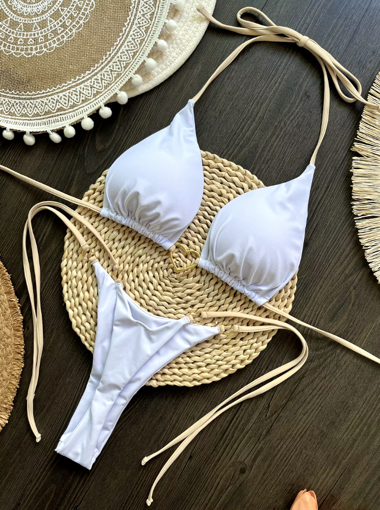 Halterneck Tanga Bikini Weerta mit Herzchen in&nbsp;Weiß