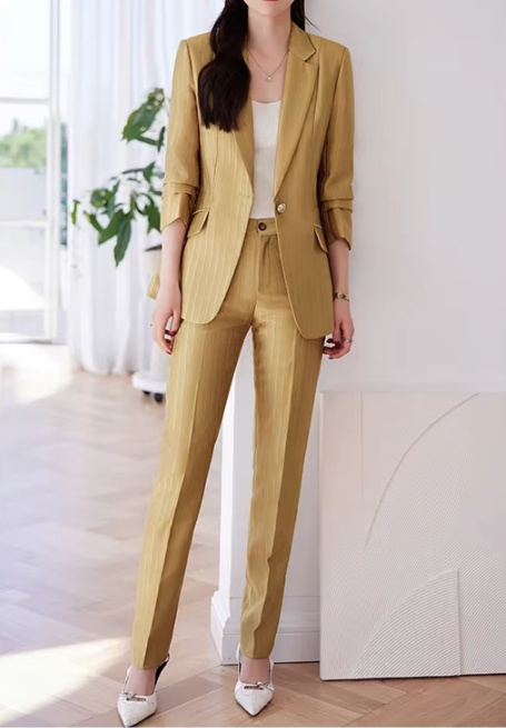 High-End Damen Hosenanzug Delia Schmal Geschnitten in&nbsp;Gold