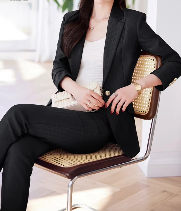 High-End Damen Hosenanzug Delia Schmal Geschnitten in&nbsp;Schwarz0,