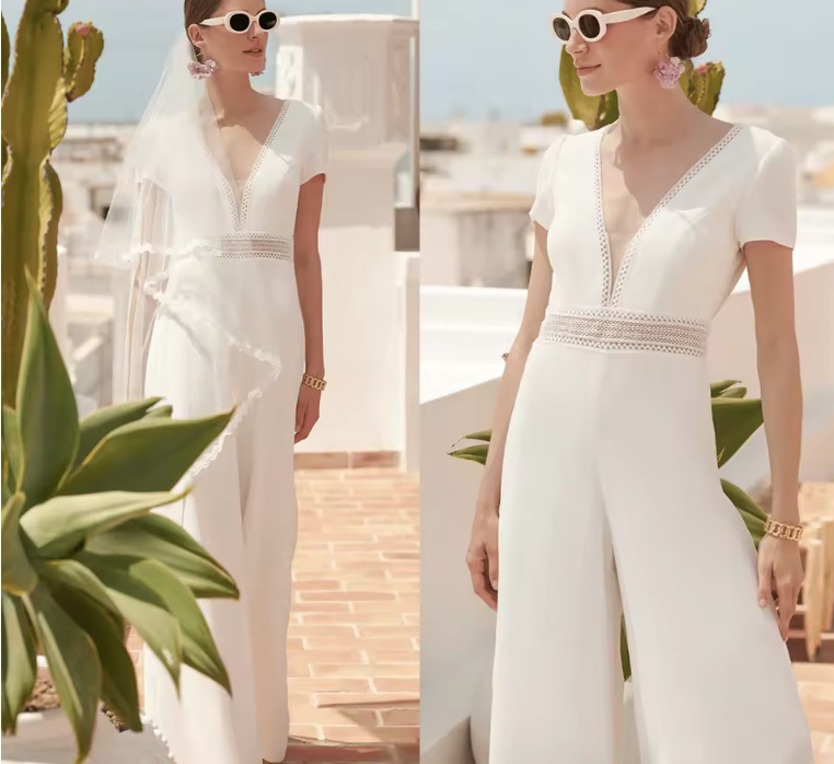 Kurzarm Braut Einteiler Junpsuit für den Standesamt mit V&nbsp;Ausschnitt