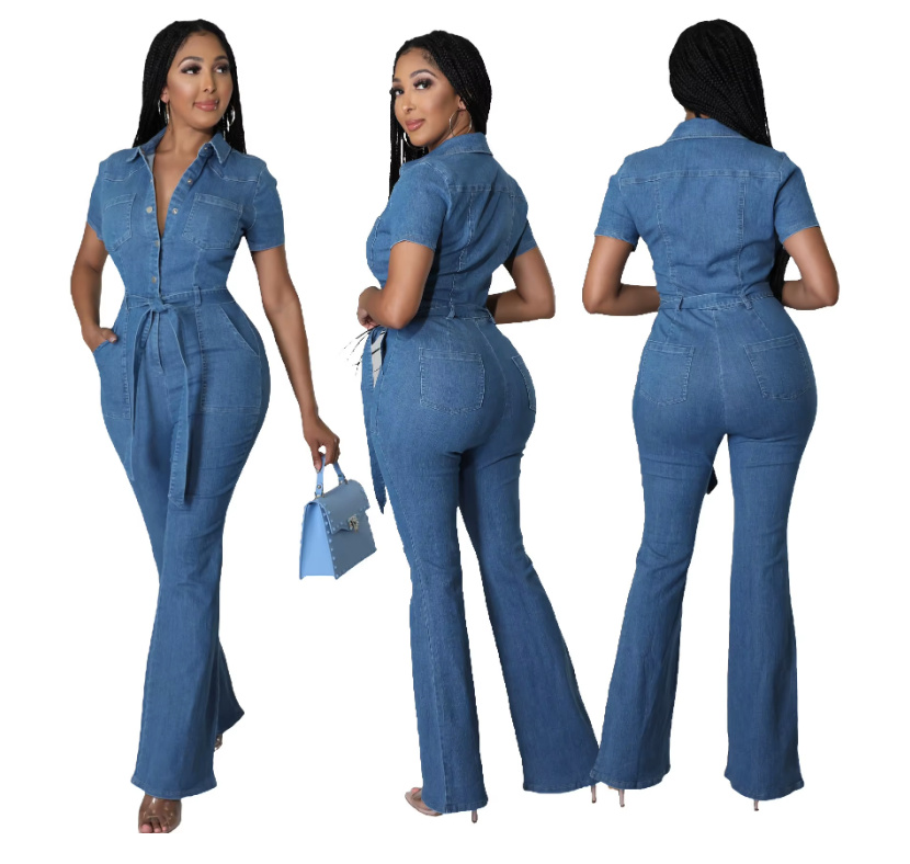 Kurzarm Jeans Overall Jumpsuit Einteiler mit V Ausschnitt in Hellblau mit&nbsp;Gürtel