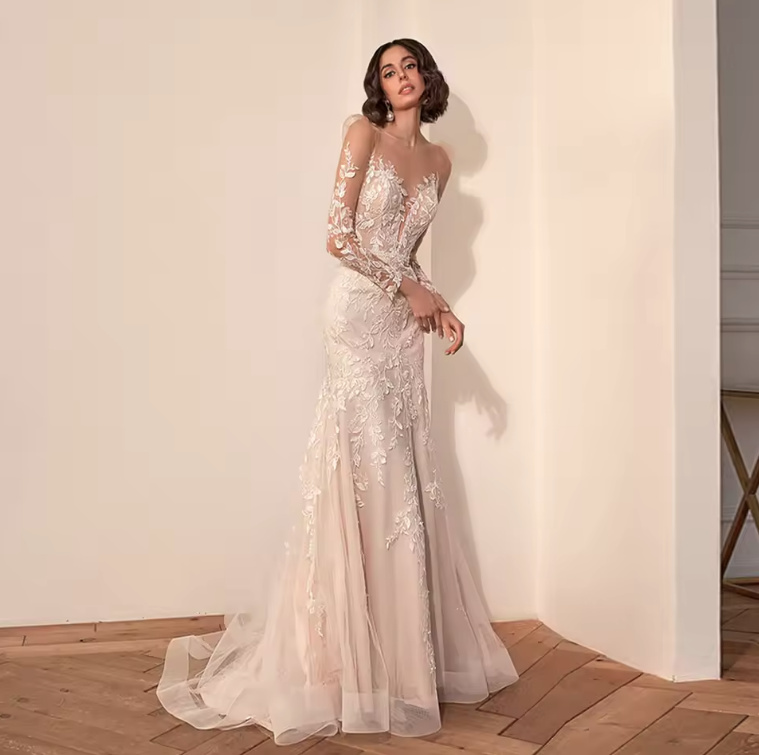 Langarm Fit and Flare Brautkleid Cathlin mit ärmeln aus Spitze und&nbsp;Pinselschleppe