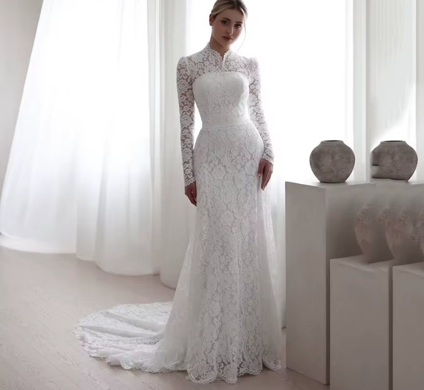 Langarm Fit and Flare Brautkleid Eske aus Spitze mit Schleppe&nbsp;Hochgeschlossen