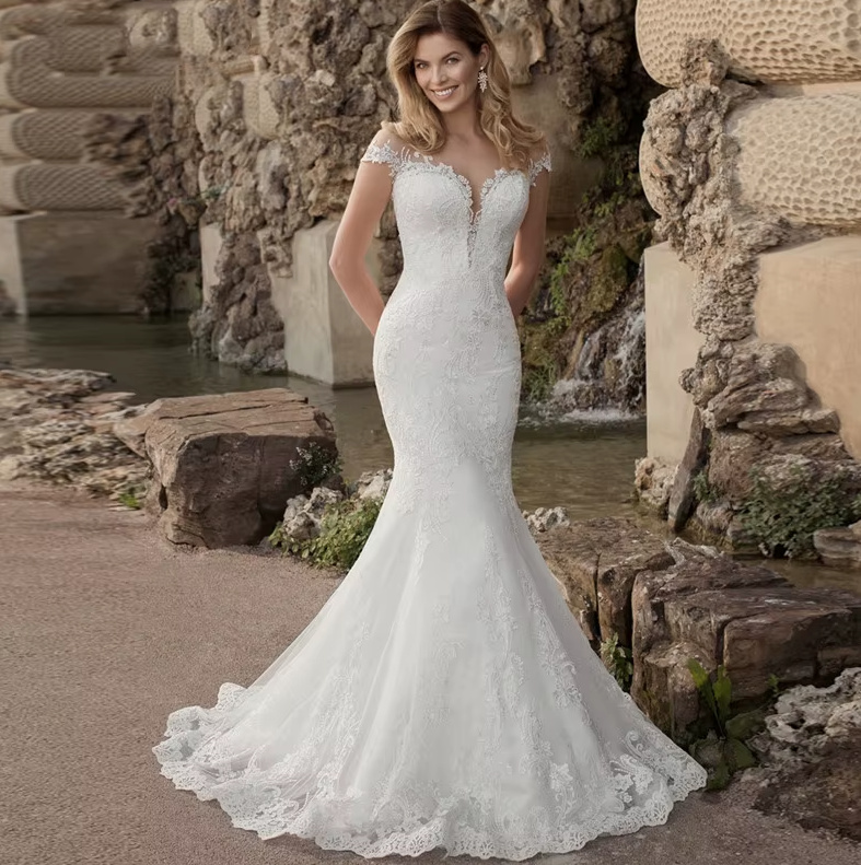 Meerjungfrau Brautkleid Elenora mit Illusion Ausschnitt Spitze und&nbsp;Schleppe