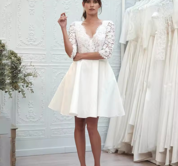 Midi Brautkleid Fay Knielang mit Ärmeln aus Spitze und V&nbsp;Ausschnitt