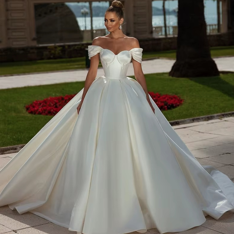 Satin Ball Linie Brautkleid Else Schulterfrei mit Schleppe und Perlen&nbsp;Stick