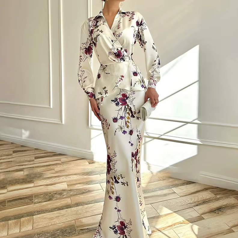 Satin Damen Zweiteiler Donatella in Weiß mit&nbsp;Blumenmuster