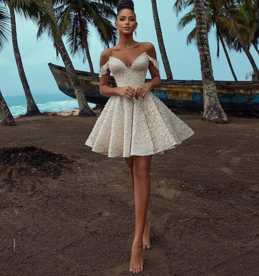 Schulterfreies A Linie Ivory Brautkleid Eleni aus&nbsp;Spitze