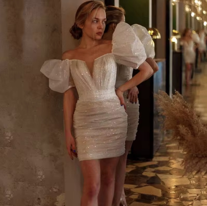 Sexy Bleistift Mini Brautkleid Schulterfrei mit&nbsp;Puffärmeln