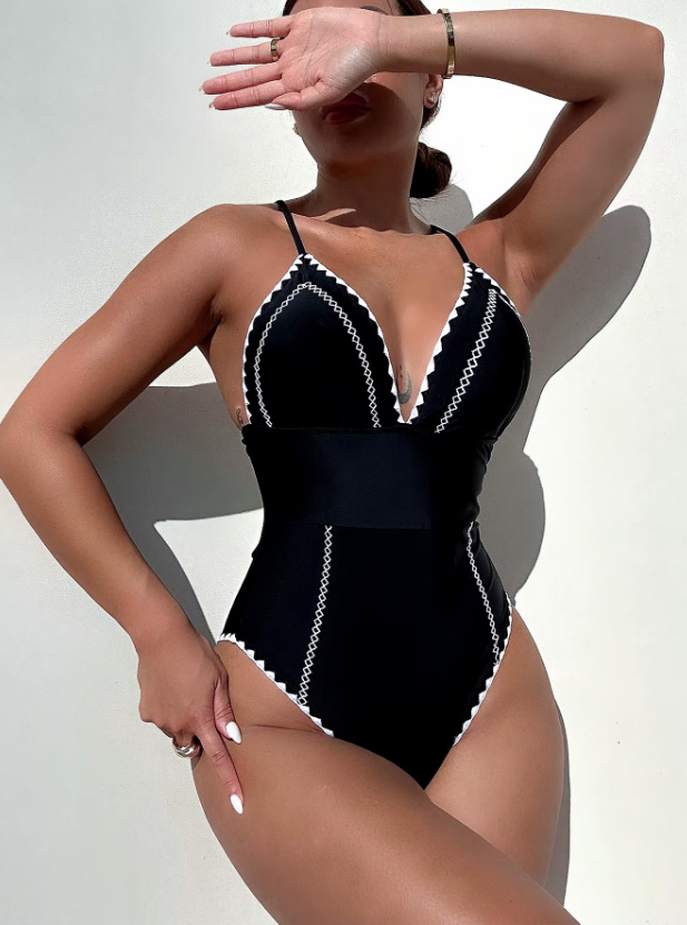 Sexy Push-Up Badeanzug Wibke mit Spaghettiträger in&nbsp;Schwarz