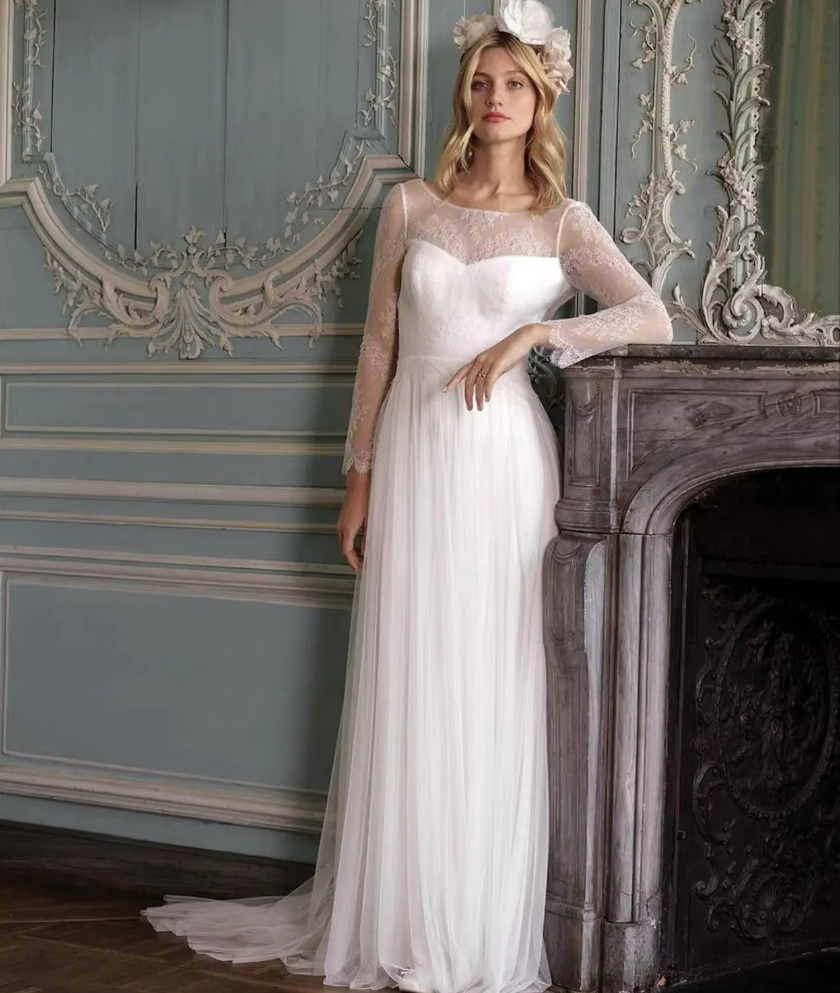 Tüll Empire Brautkleid Emmeline mit Ärmeln aus Spitze und&nbsp;Pinselschleppe