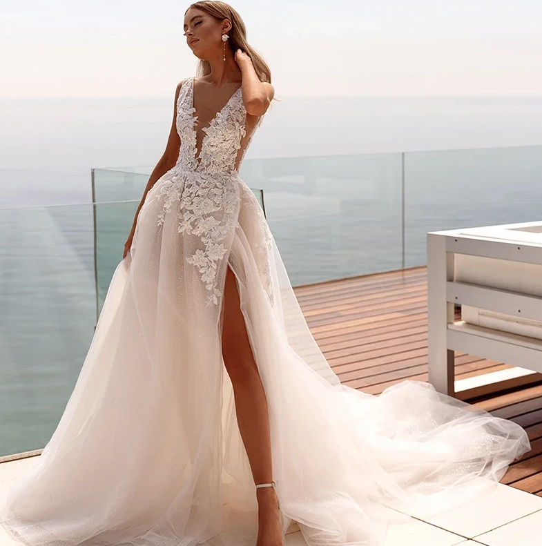 A Linie Tüll Brautkleid mit Cut Out und Rückenausschnitt