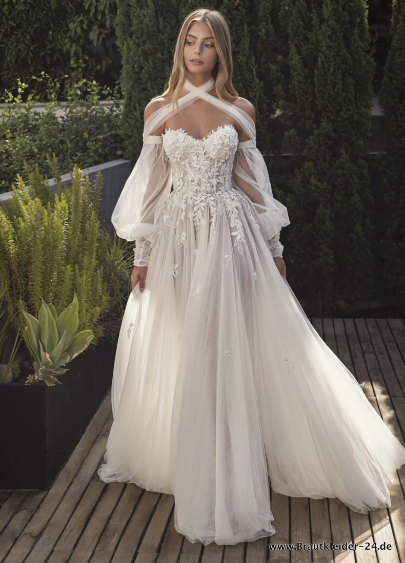 Kreuzträger Tüll Brautkleid Nele mit herz Dekolette und&nbsp;Schleppe