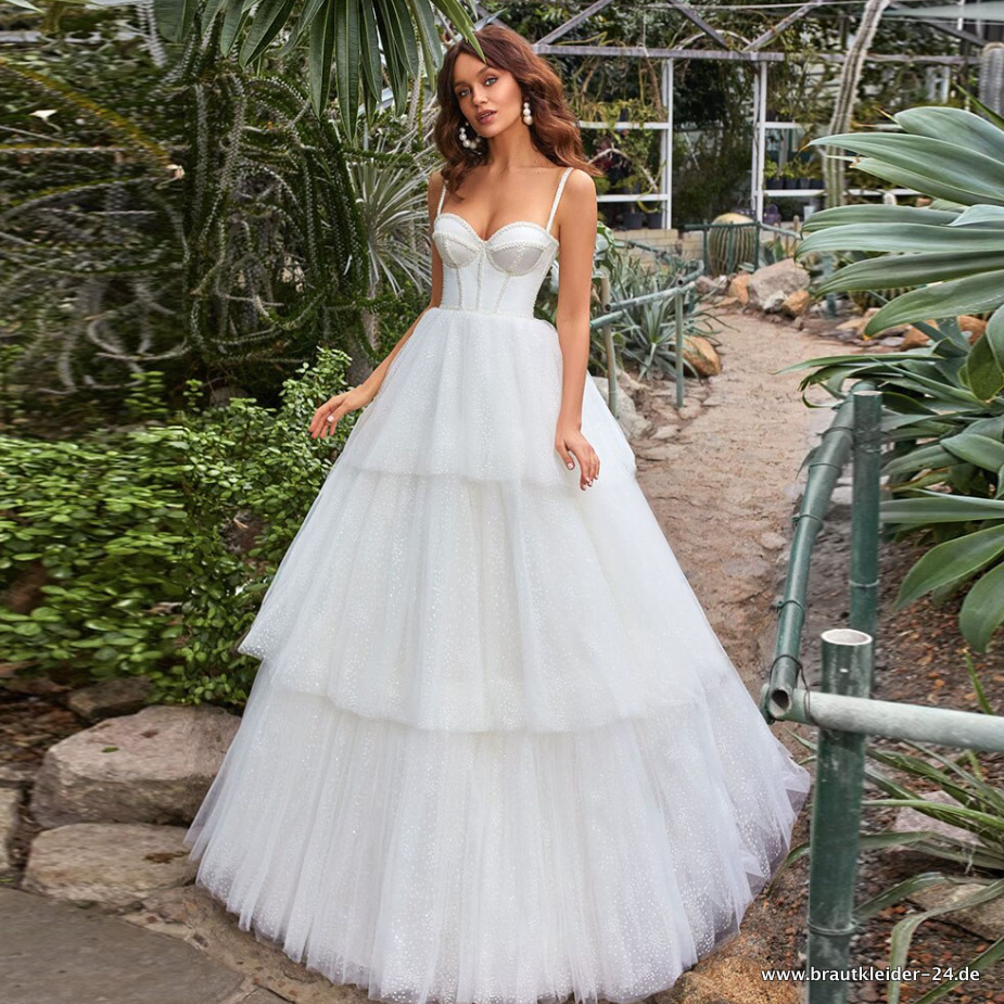 A Linie Tüll Brautkleid mit Spaghettiträger und Perlen&nbsp;Stickerei