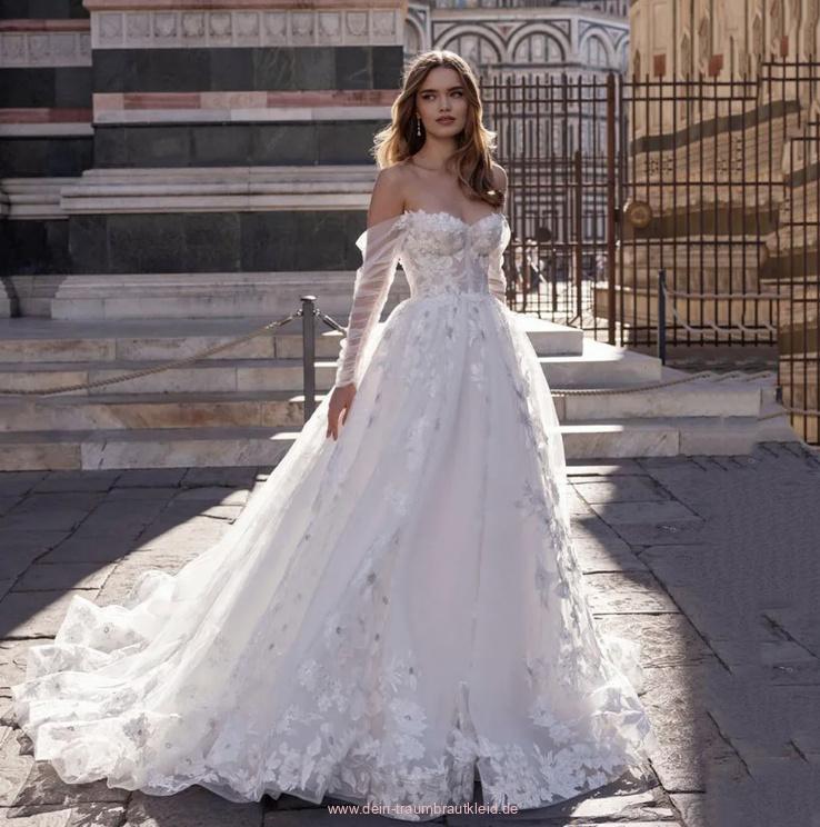 Schulterfreies Langarm Prinzessinnen Brautkleid Maren mit Pinselschleppe und&nbsp;Spitze