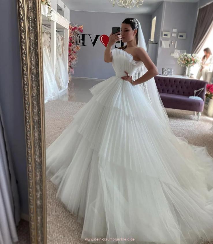 Ball Linie Tüll Brautkleid Lucian mit Schleppe&nbsp;Schulterfrei