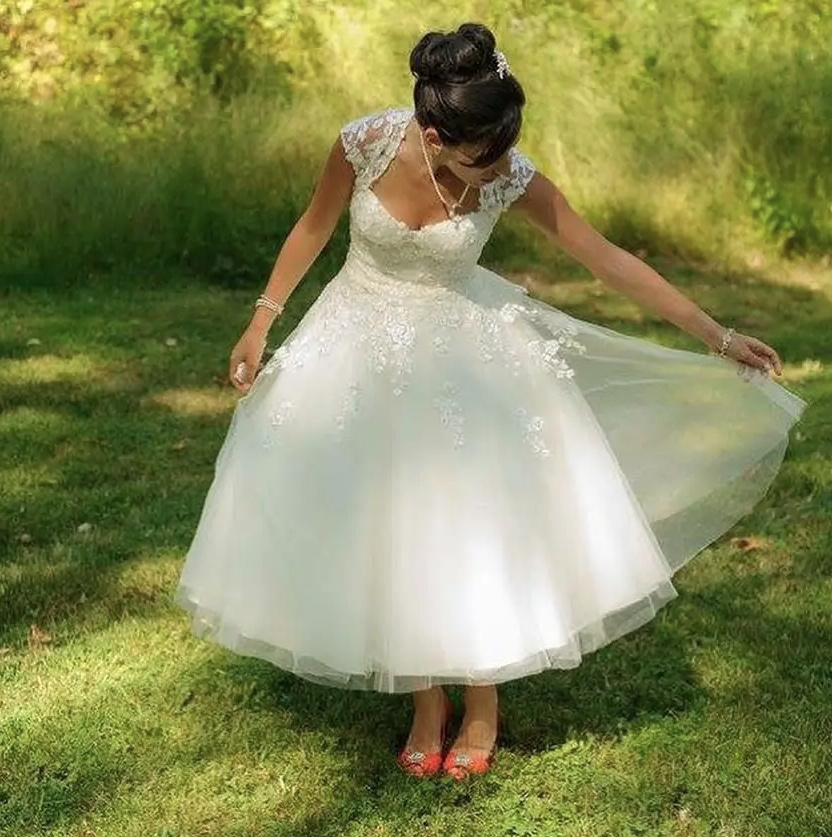 Vintage Style Brautkleid Alena Wadenlang mit&nbsp;Spitze