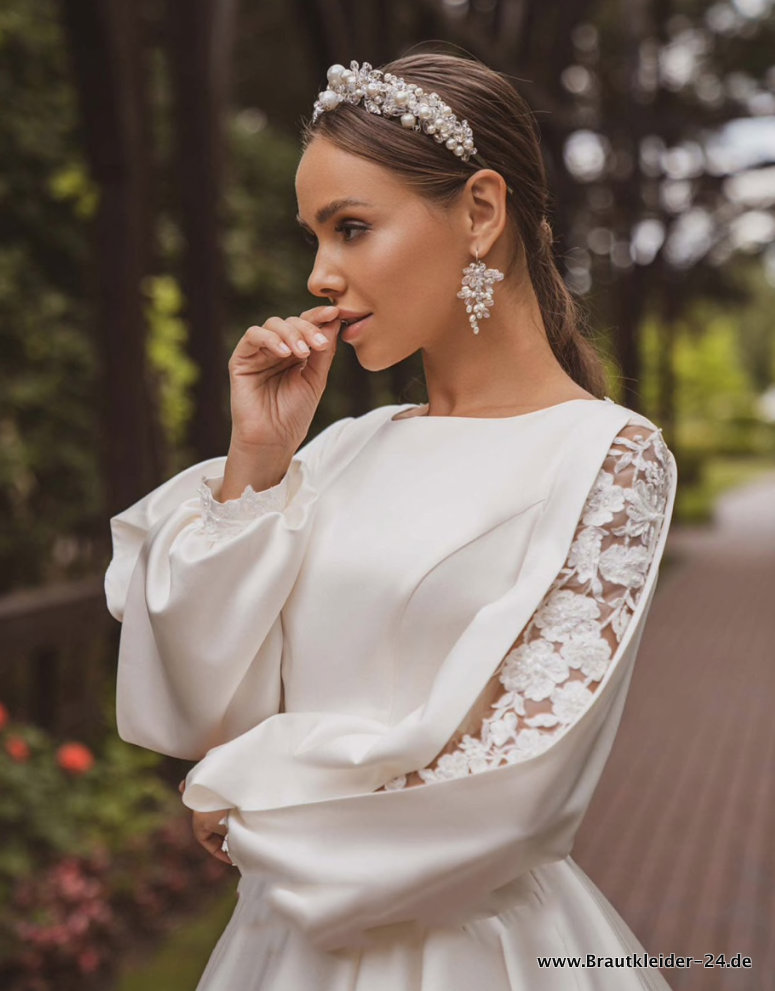 A Linie Satin Langarm Brautkleid Nelli mit&nbsp;Blumenspitze