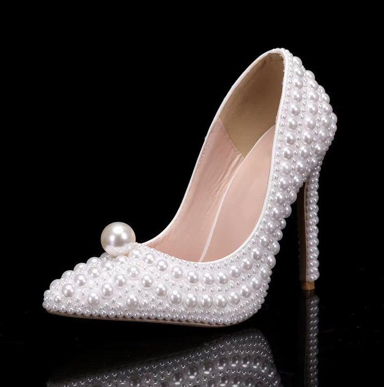 Weiße Perlen Brautschuhe Emmi High&nbsp;Heels