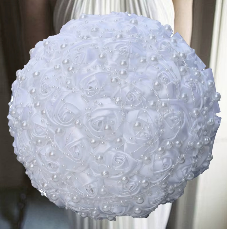 Brautstrauss Clementine Rund in&nbsp;Weiß