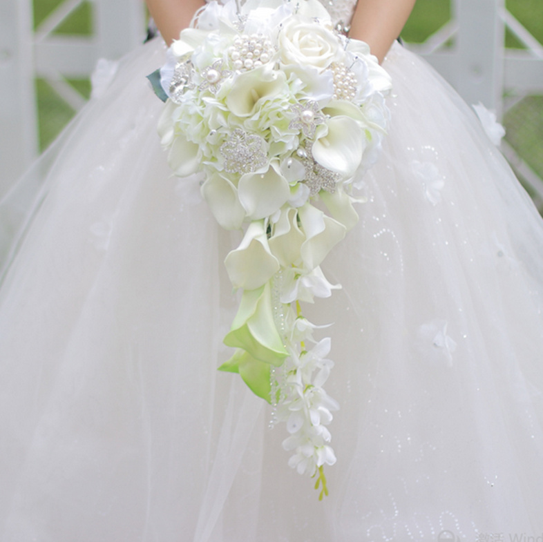 Calla – Rosen Brautstrauß Cydnee in Weiß&nbsp;Hellgrün