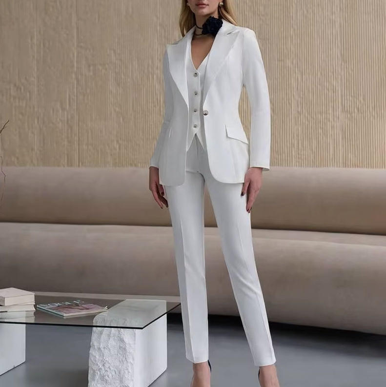 Eleganter Hosenanzug für die Braut Dreiteilig Weiß&nbsp;Standesamtmode