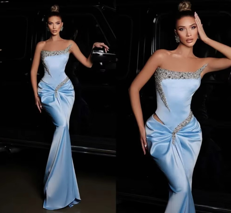 Fit and Flare Glitzer Satin Brautkleid Charlot in&nbsp;Hellblau