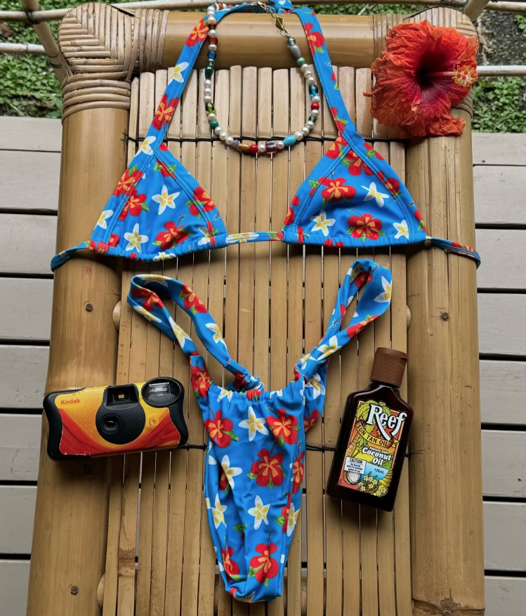Halterneck Bikini Wera in Blau mit&nbsp;Blumenmuster