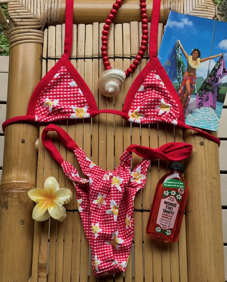 Halterneck Bikini Wera in Rot mit&nbsp;Blumenmuster