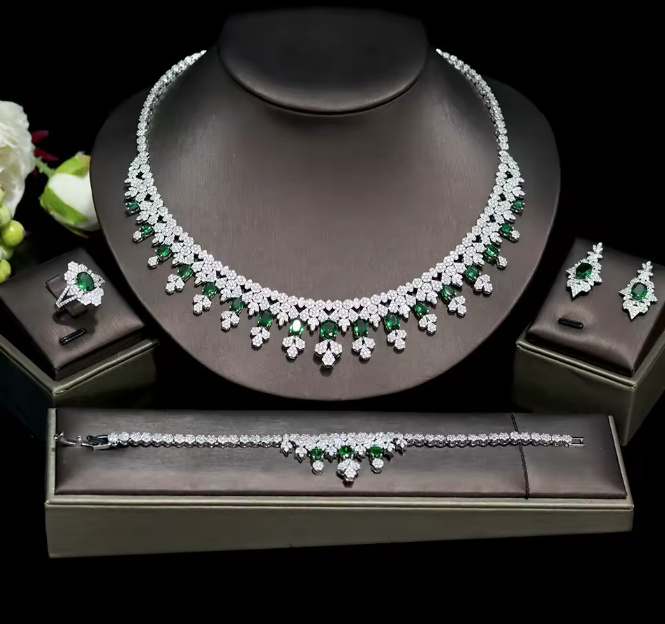 Luxus Zirkonia Brautschmuck Set Cami Silber Grün Fünfteilig