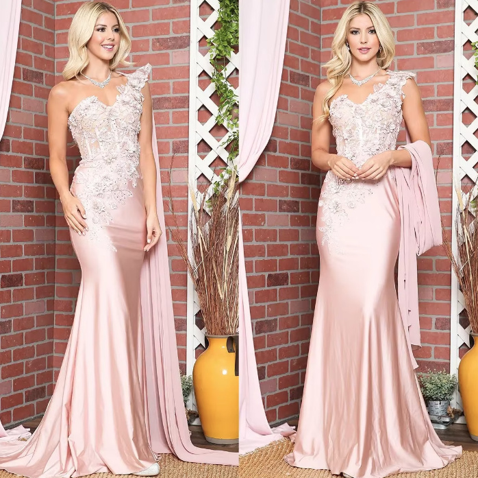 One Shoulder Träger Fit and Flare Brautkleid Christiane in Zartrosa mit Blumen&nbsp;Spitze