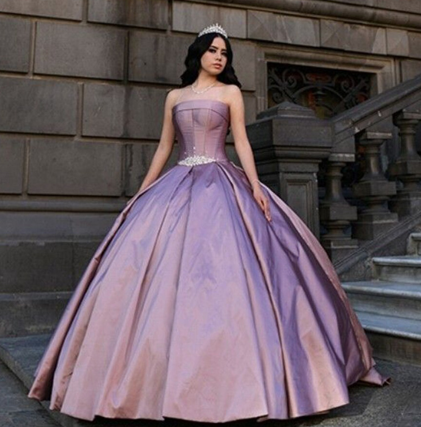Satin Cindelrella Brautkleid Christina Ball Linie Hochzeitskleid in&nbsp;Flieder