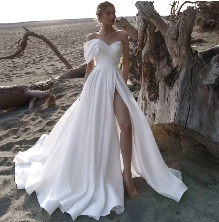 Schulterfreies Clean Chic Brautkleid Fee mit Sexy&nbsp;Schlitz