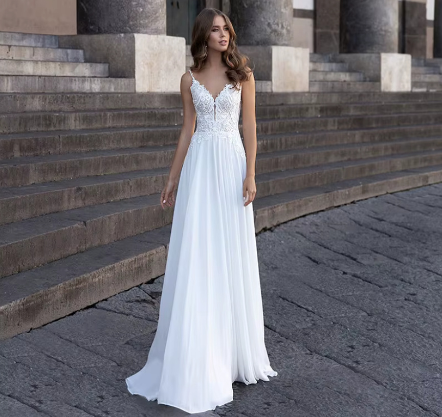 Spaghettiträger Empire Chiffon Brautkleid Felicitas mit Spitze und&nbsp;Schleppe