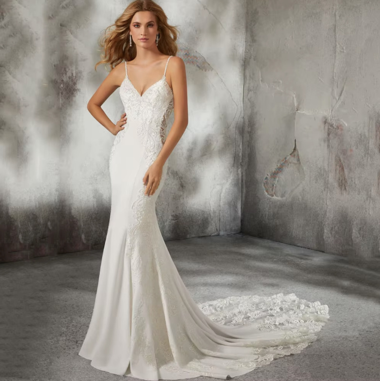 Spaghettiträger Fit and Flare Brautkleid Cleo mit Spitze und Schleppe&nbsp;Rückenfrei