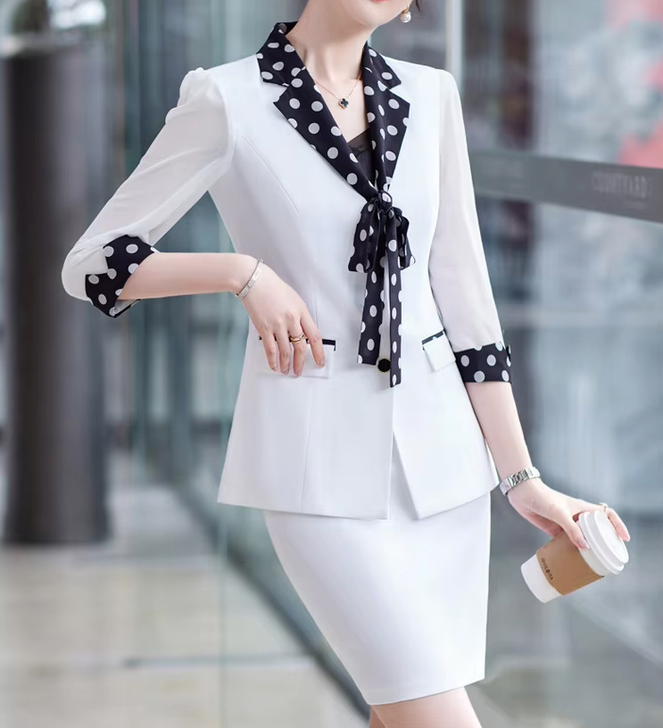 Standesamtmode Braut Kostüm Elegant in&nbsp;Weiß