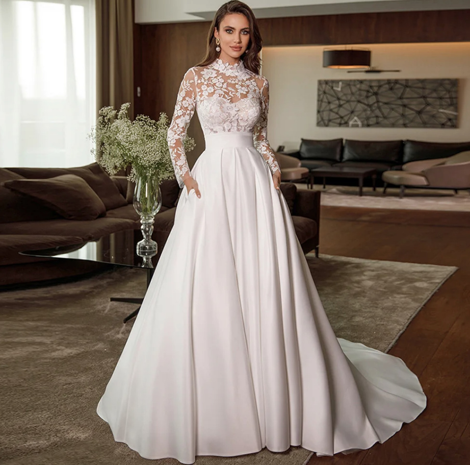 Langarm A Linie Brautkleid Aysu Hochgeschlossen mit Blumen&nbsp;Applikationen