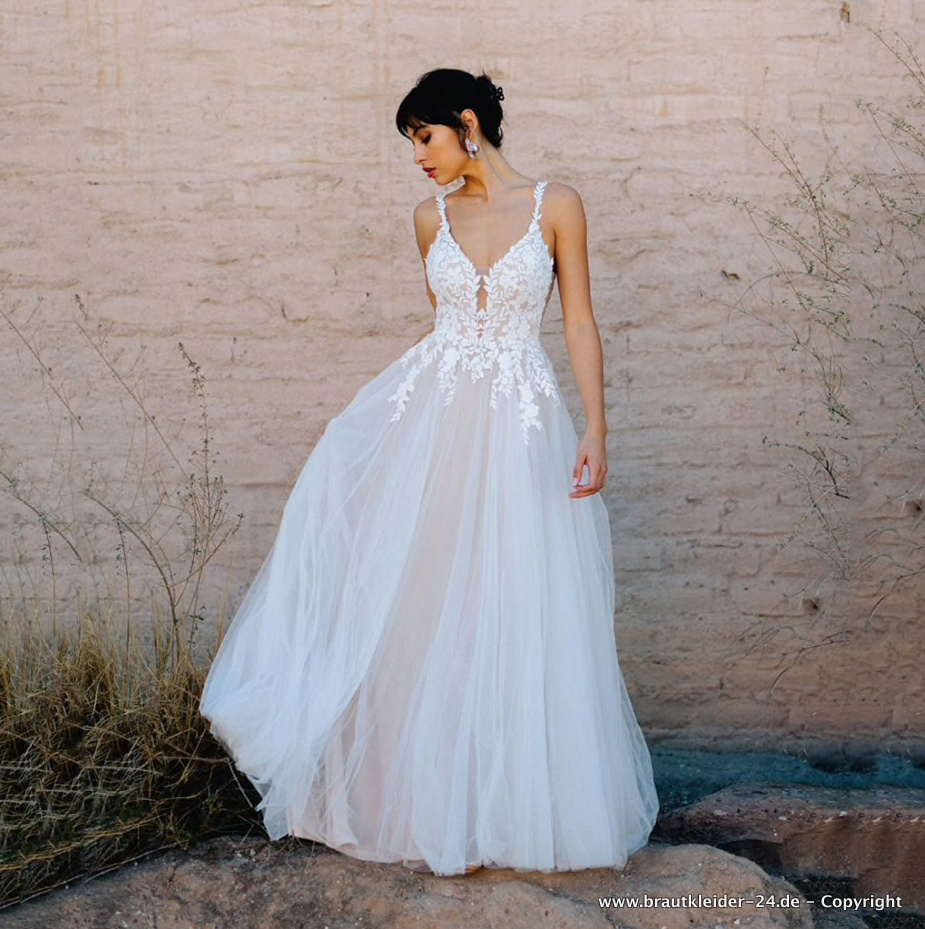 A Linie Boho Brautkleid Elisabet mit 3D&nbsp;Blumen