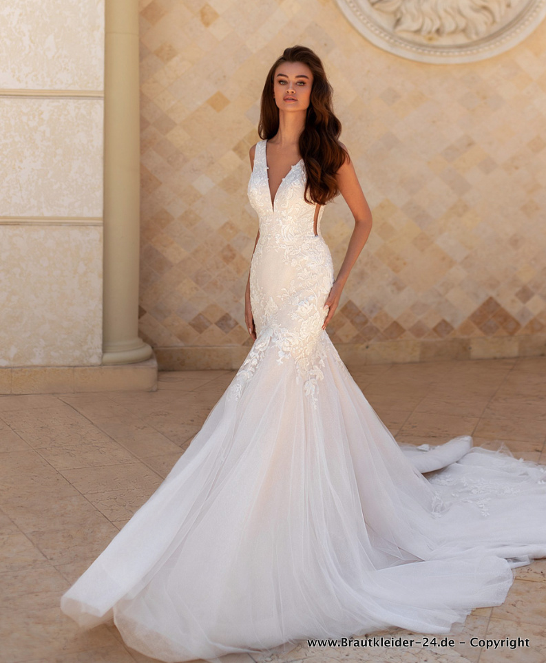 Meerjungfrau Brautkleid Fiala mit V Ausschnitt Schleppe und Blumen&nbsp;Stickereien