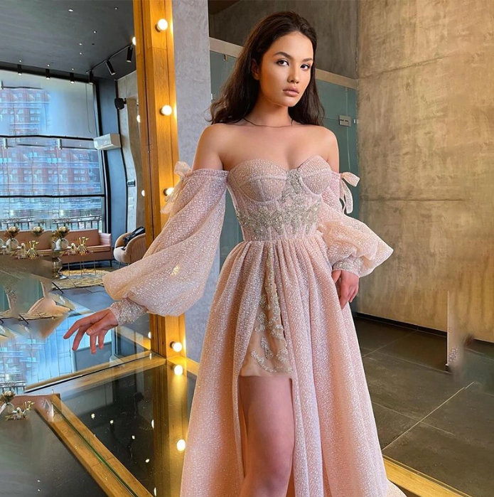 Schulterfreies Puff Ärmel Brautkleid Breanna in Champagne&nbsp;Hochgeschnitten