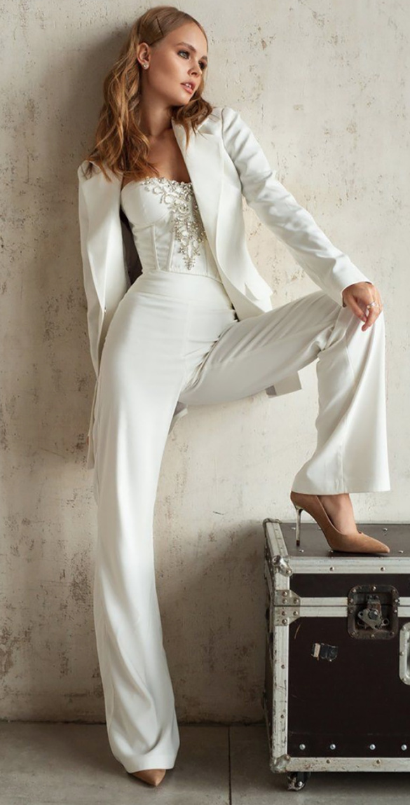 Hosenanzug Christa für die Braut in Weiß mit Kristall Stickereien&nbsp;Dreiteilig