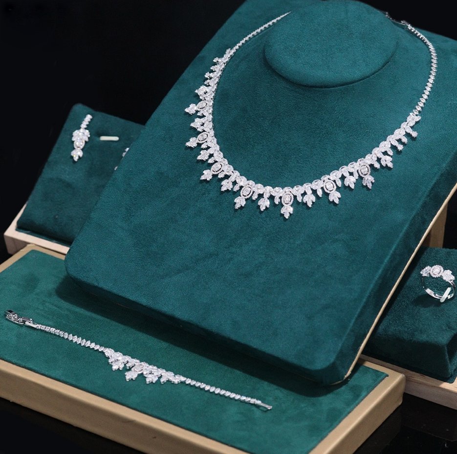 Kristall Zirkonia Brautschmuck Set Caren Vierteilig in&nbsp;Silber