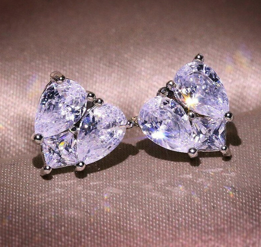 Braut Ohrringe Ohrstecker in Herz FormBraut Ohrringe Ohrstecker in Herz&nbsp;Form