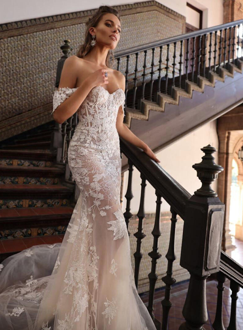 Fit and Flare Brautkleid Charleen Schulterfrei mit Spitze und&nbsp;Schleppe