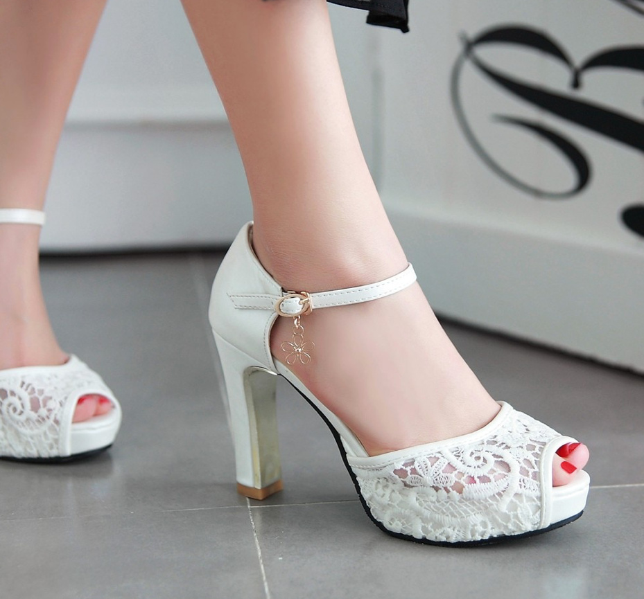 Plateau Sandaletten Brautschuhe Hochzeitsschuhe Celestine Weiß mit&nbsp;Spitze