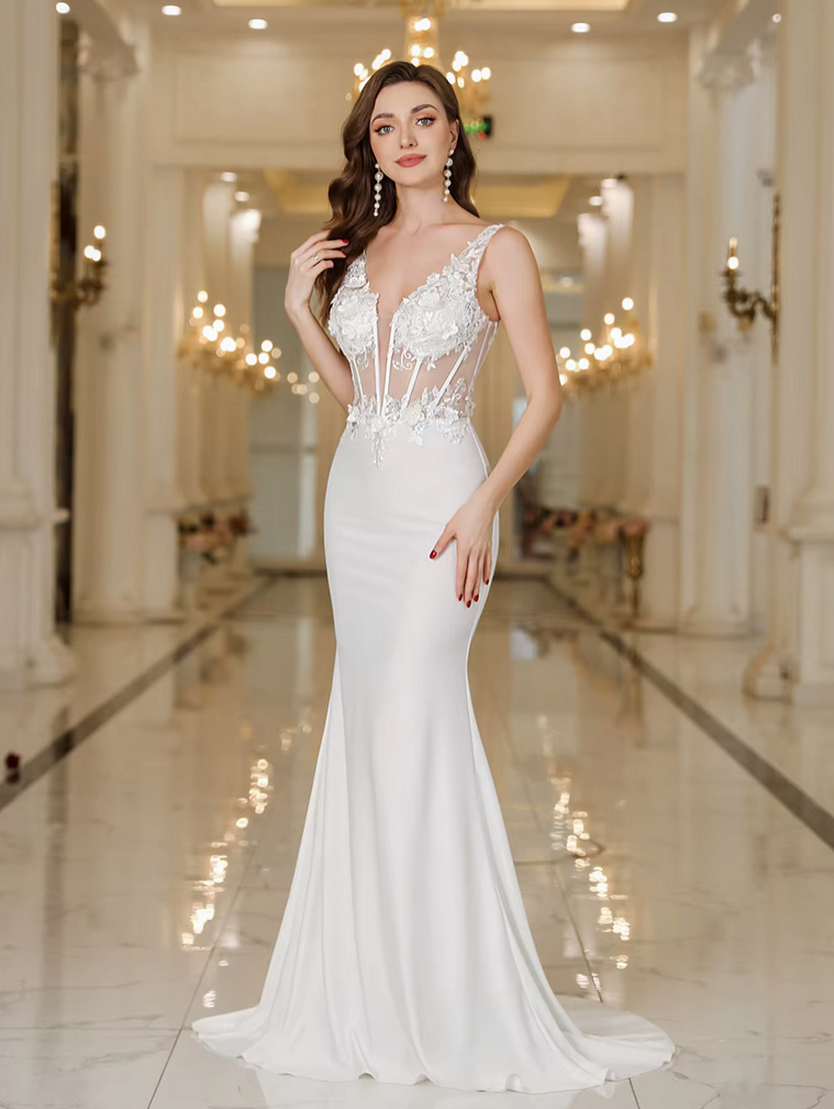 Fit and Flare Brautkleid 2025 mit Lingerie Oberteil Spitze und Schleppe