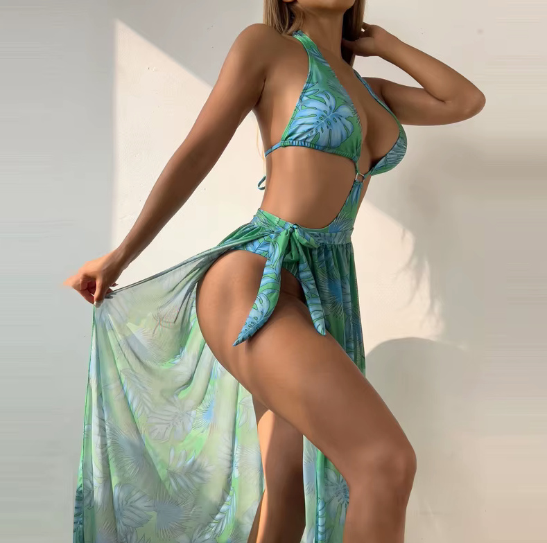 Halterneck Bikini Set 2025 Vineta Grün mit Palmen Muster und Rock im&nbsp;Set