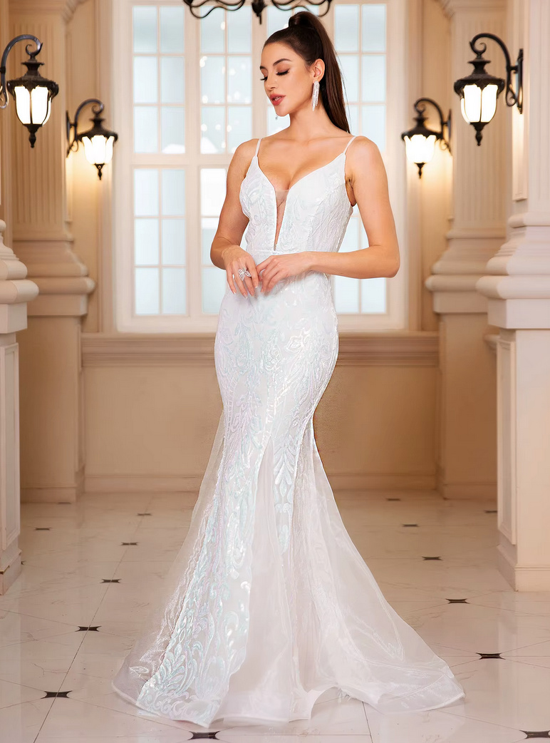 Meerjungfrau Brautkleid 2025 mit Spaghettiträger und Blumen&nbsp;Applikationen