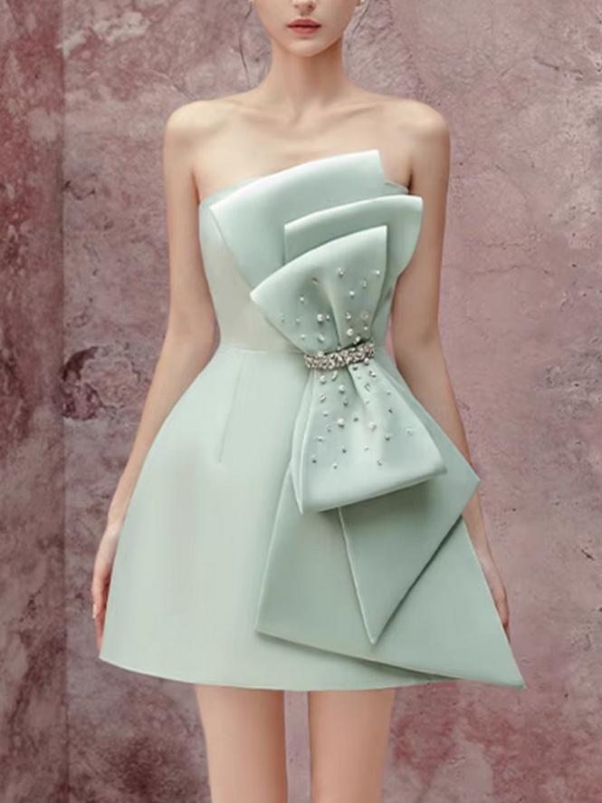 Schulterfreies Mini Brautkleid Gentiana in&nbsp;Hellgrün