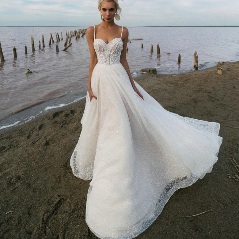 Spaghettiträger A-Linie Brautkleid Debora mit&nbsp;Stickereien